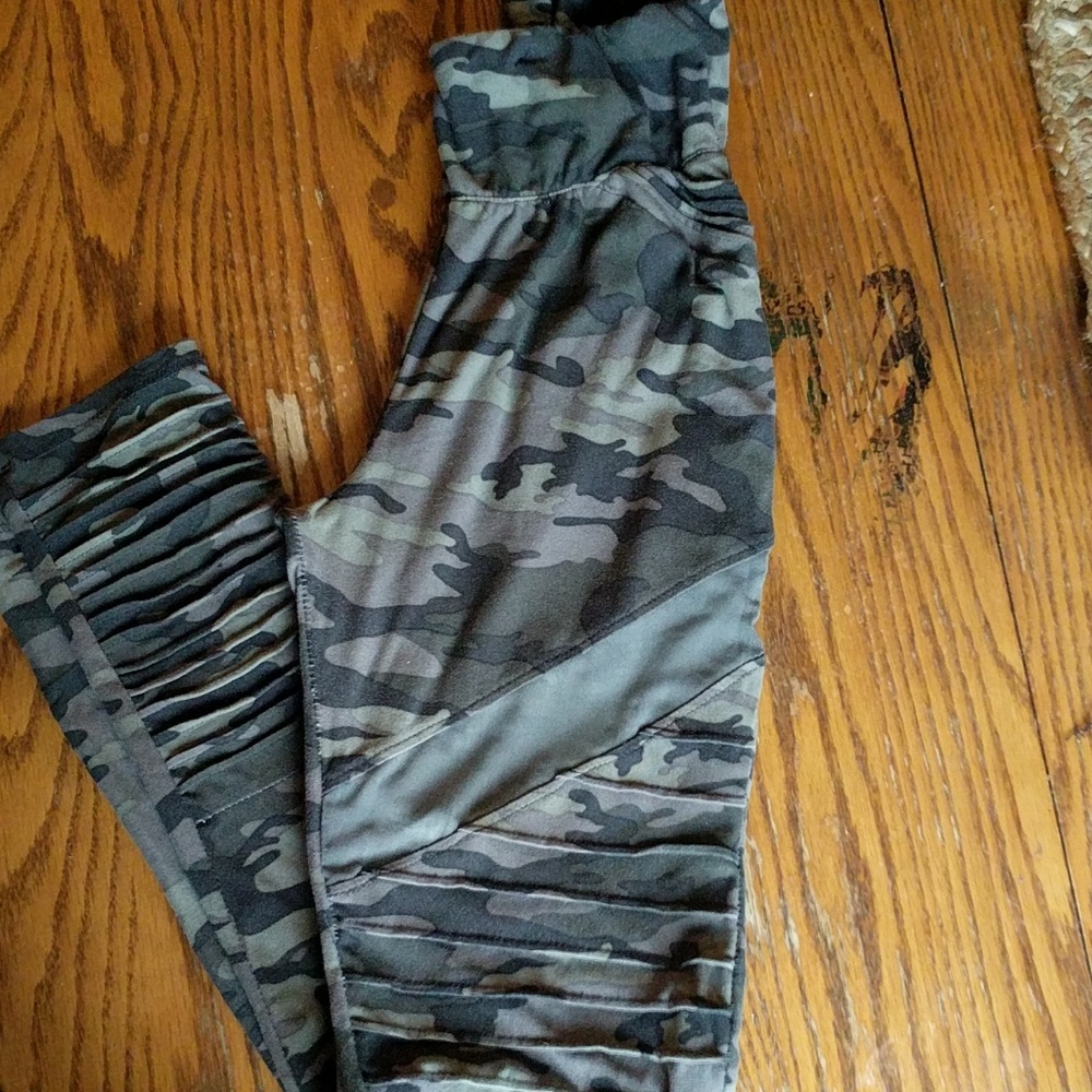 Rue 21 high waisted leggins with mesh detail